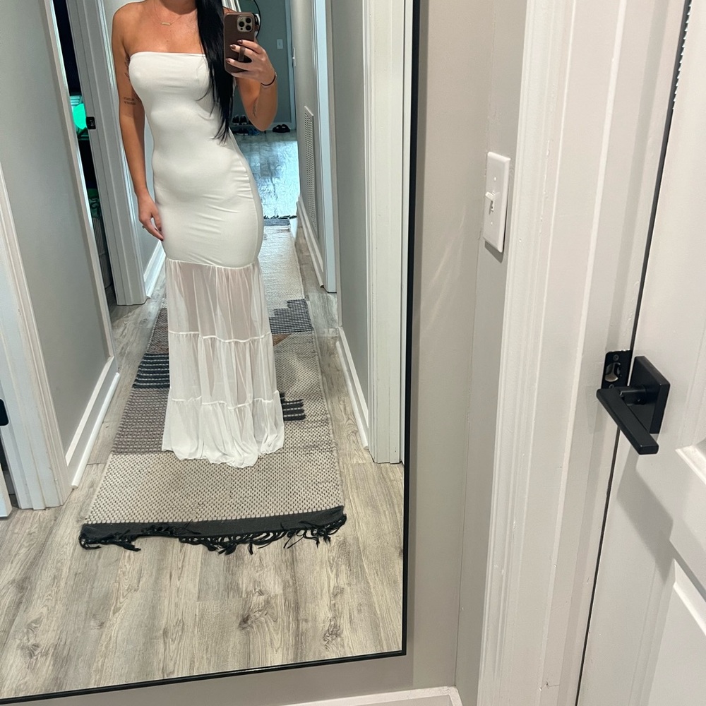 Elegant White Maxi Dress